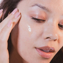 Load image into Gallery viewer, biolumin-c serum